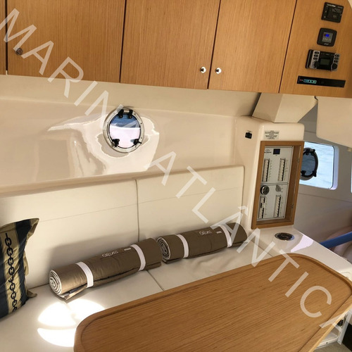 Imagem 7 de 14 de Lancha Phantom 375 - 2016 - 02x Mercruiser 260hp 303h De Uso