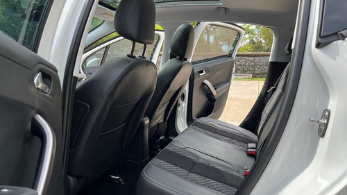 Imagen 11 de 15 de Peugeot 208 Feline 1.6 2018