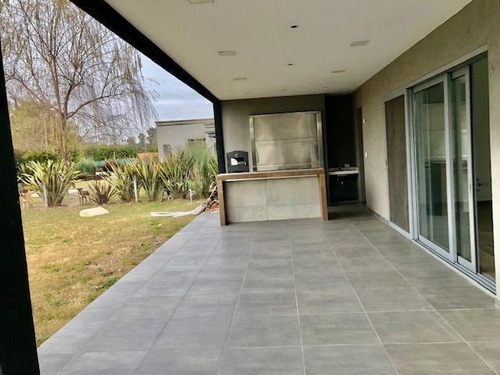 Imagen 9 de 30 de Casa Minimalista A Estrenar - Weston - Moreno - Venta - Permuta - Financia - Piscina