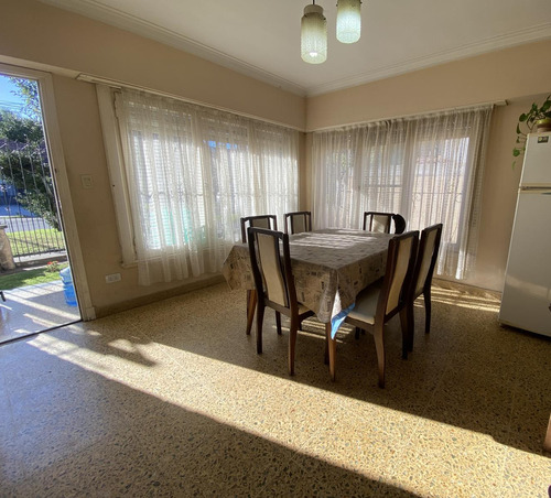 Venta | Casa De 3 Ambientes | 2 Viviendas En Block A Reciclar | En Lo Mejor De Constitucion |
