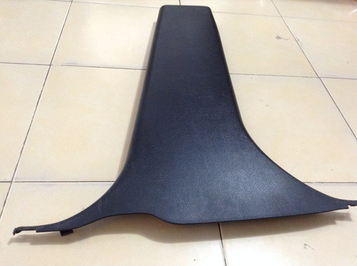 Plastico Inferior Poste Central Izquierdo Nissan Tiida 07-10