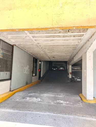 Venta Cochera Zona Microcentro