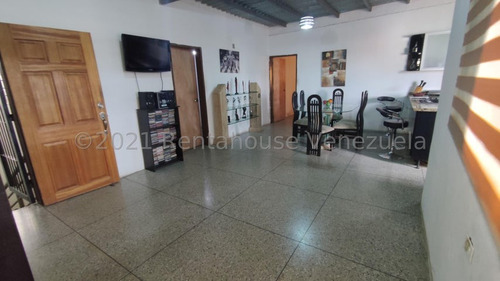 Edificio En Venta Centro De Barquisimeto Kenlimar Nieto 23-23481
