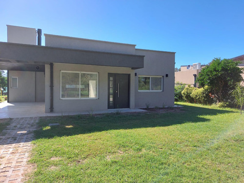 Casa En Venta 2 Dormitorios Azahares Del Paraná - Fighiera