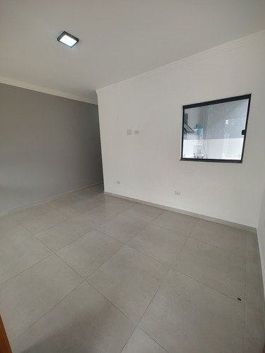Casa Com Dois Quartos Sendo Uma Suíte, Piscina