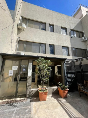 Imagen 3 de 30 de Centro Médico En Venta De Excelente Ubicación En Banfield Este