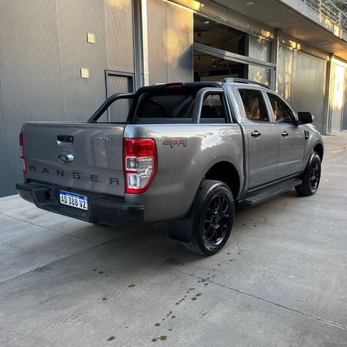 Imagen 2 de 20 de Ford Ranger Black Edition Cabina Doble 4x4 Diesel At