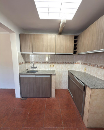 Oportunidad Para Inversión O Vivienda/casa Ph/dos Dormitorios/sayago
