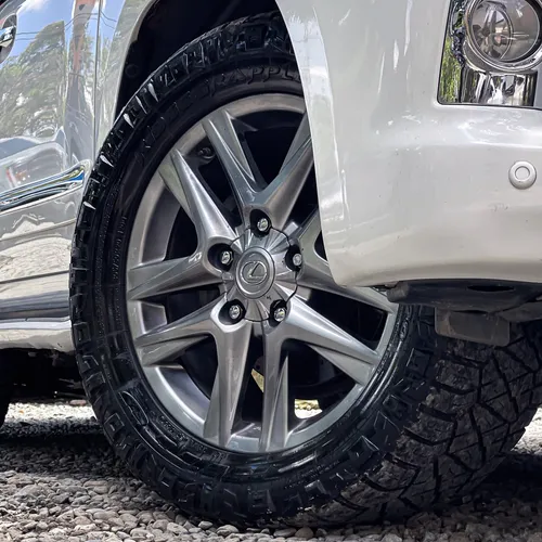 Lexus LX 5.7 570