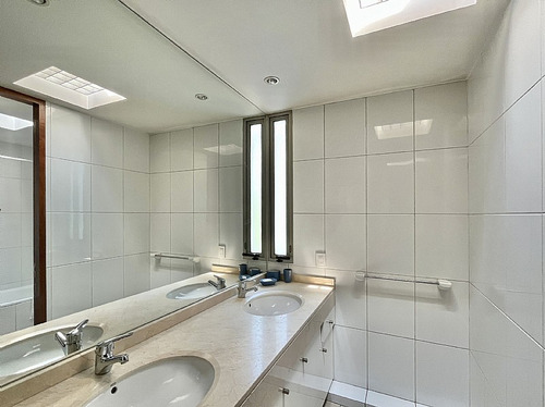 En Condominio Av Las Condes / La Dehesa