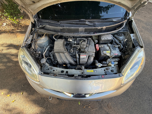 Nissan March 2014