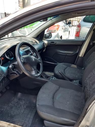 Imagem 4 de 6 de Peugeot 207 2010 1.4 Xr Sport Flex 5p