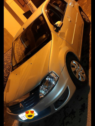 Renault Logan 2013 1.0 16v Expression Hi-flex 4p