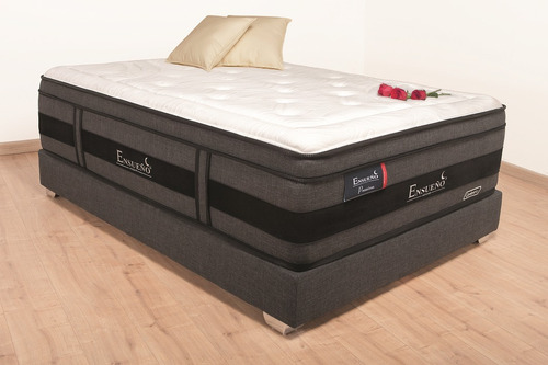 Premium Black Doble 1.40 X 1.90 + Base Cama + Almohadas Nasa