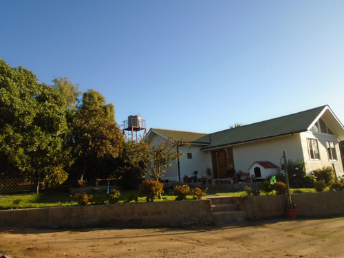 Parcela Con 2 Construcciones. Cercana Acceso Troncal Sur...