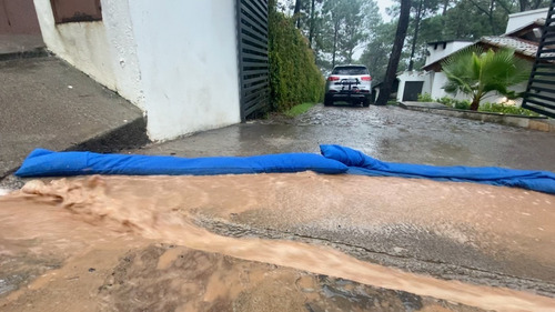Imagen 6 de 9 de Paq 6 Barreras, Sacos Vs Inundaciones Stopi Esmeralda Plus