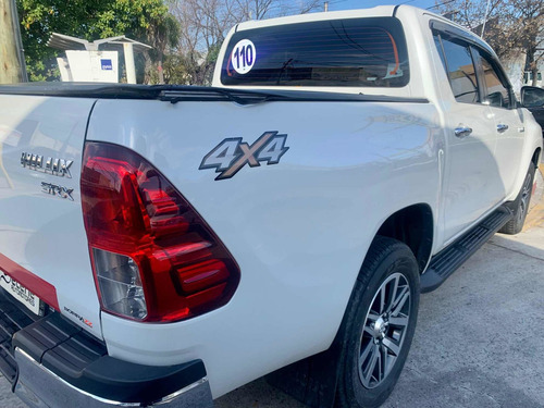 Imagen 6 de 9 de Toyota Hilux 2.8 Cd Srx 177cv 4x4 At 2016 Unico Dueño