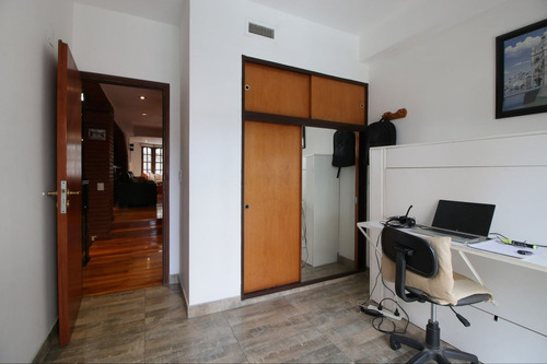 Exclusiva Casa 7 Amb. C/pileta Y Quincho V. Parque