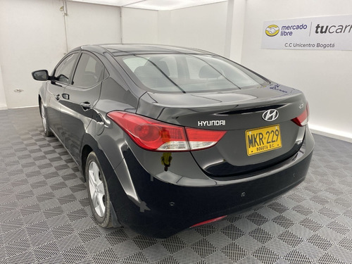 Imagen 9 de 25 de Hyundai Elentra Gls 1.8