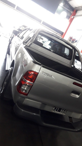 Toyota Hilux 2.5 Cover Cs Dx Pack I 4x2 Cerrada 2012