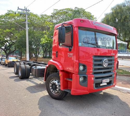 Imagem 1 de 8 de Constellation 17250 Truck
