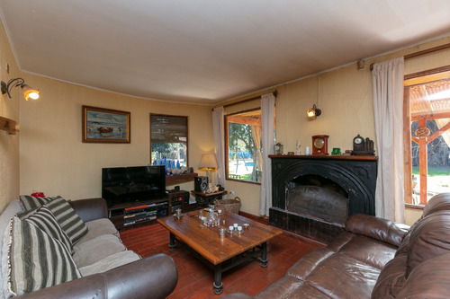 Peñaflor / Parcela De 5.200 M2. Casa 187 M2.