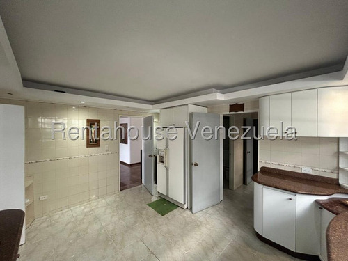 Amplio Apartamento En Alquiler En Alto Hatillo #25-13619 Josmary Sanjuan