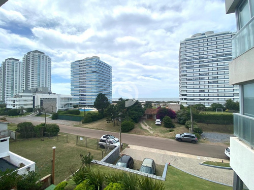Apartamento En Venta - Brava- Ref: 3902