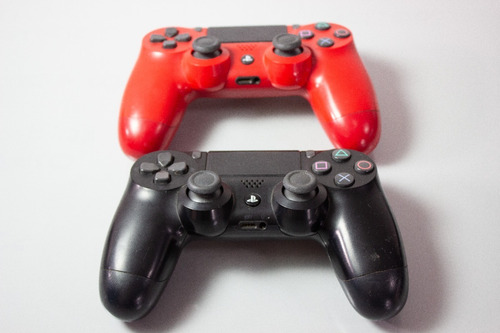 Sony Playstation 4 Slim Cuh-20 1tb + Juegos + 2 Joysticks