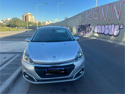 Peugeot 208 1.6 Feline Tiptronic