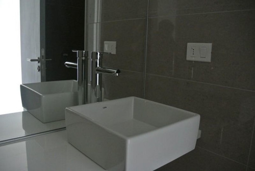 Punta Del Este - Alexander Bv En Venta 2 Dorm Cod 5549