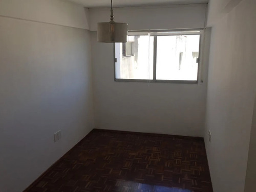 Alquiler Pocitos, 2 Dormitorios, 2 Baños, Piso Alto, Porteri