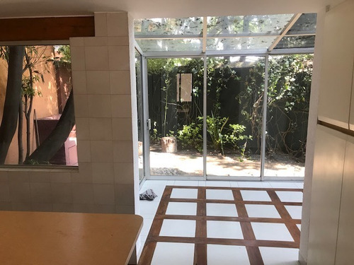 Imagen 8 de 14 de Lomas Bezares, Casa En Conjunto, 230,vigilancia,tres Niveles