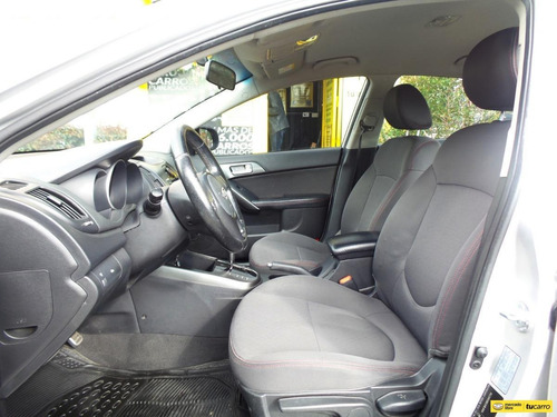 Imagen 14 de 25 de Kia Cerato Forte