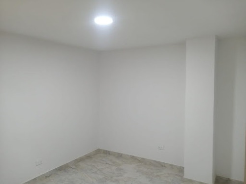 Imagen 1 de 15 de Apartamento En Venta Campo Valdes 1074-790