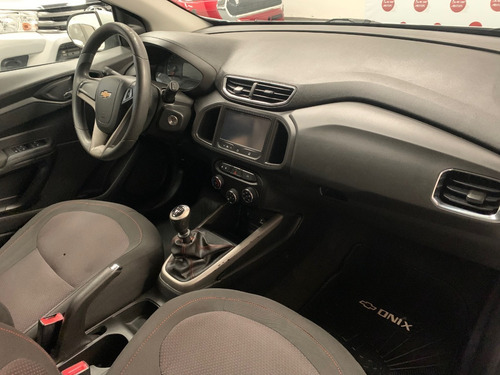 Imagen 9 de 16 de Chevrolet Onix 1.4 Ltz 2016