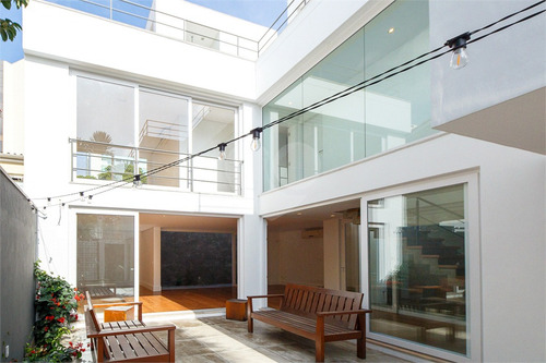 Imagem 7 de 30 de Casa Moderna, Reformada, Pronta Para Entrar Com 03 Suítes - Reo102100