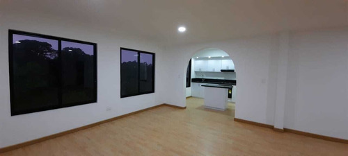 Imagen 9 de 20 de Venta Casa Bifamiliar Norte Sector Regivit