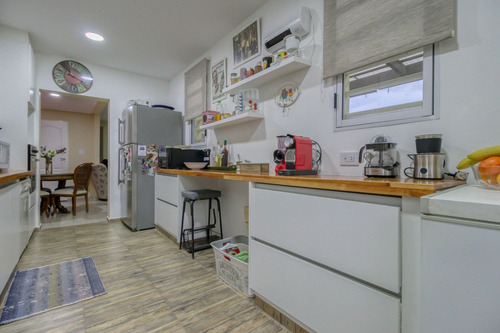 Imagen 7 de 30 de Casa De 3 Dormitorios, Parque Y Cochera, Reciclada