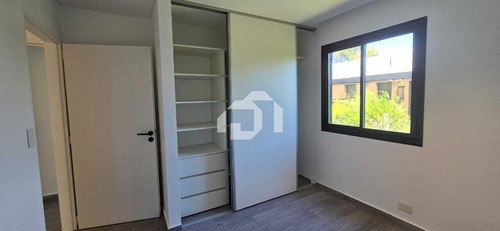 Casa En Venta En Alvear De Benavidez, Benavidez