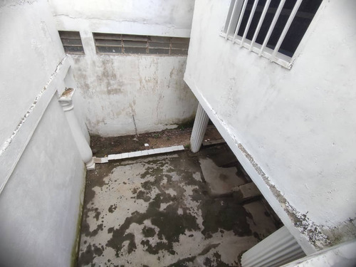 Imagen 21 de 29 de Se Vende Hermosa Quinta Excelente Ubicacion De Barrio Sucre Zona Norte Aragua Maracay 04243785803