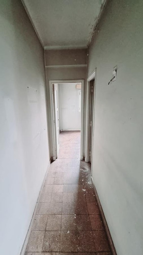 Imagen 10 de 12 de Departamento En Venta De 3 Ambientes De Parque Avellaneda