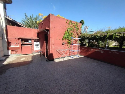 Casa En Venta - 2 Dormitorios 1 Baño - Quilmes