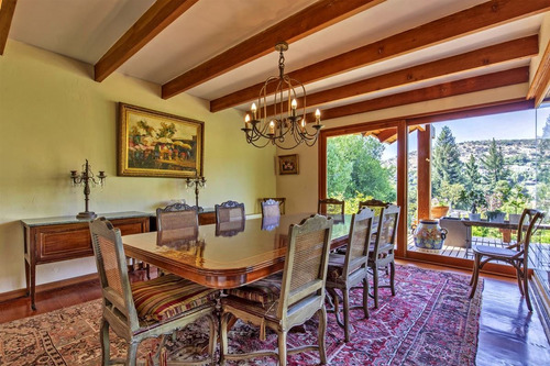 Casa En Venta De 6 Dorm. En Lo Barnechea