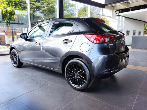 Imagen 2 de 17 de Mazda 2 Touring Carbon Edition Automatico Mz170