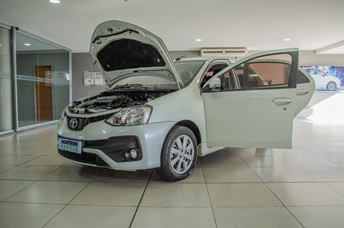 Imagen 20 de 25 de Toyota Etios Xls 2017