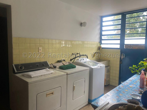 Quinta En Venta En Cumbres De Curumo #24-20455 Josmary Sanjuan