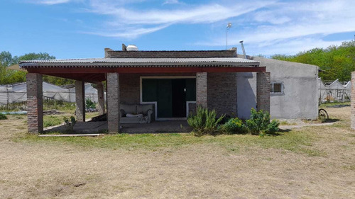 Imagen 1 de 21 de Excelente Casa Quinta En Lote De 2,25 Hectareas Sobre Ruta 41