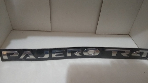 Imagem 3 de 6 de Emblema Traseiro Pajero Tr4 Mitsubishi Genuíno