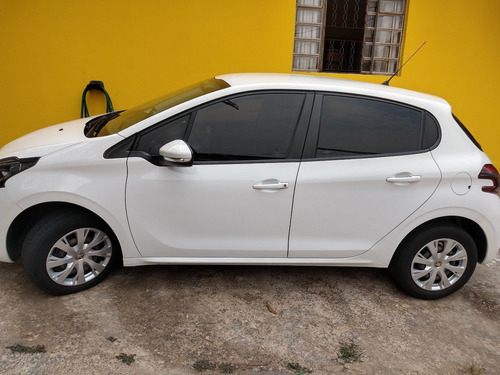 Imagem 4 de 8 de Peugeot 208 2017 1.2 Active Flex 5p